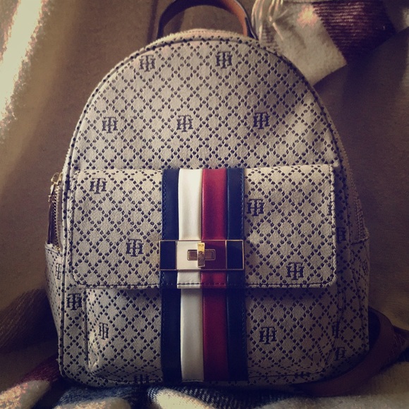 Tommy Hilfiger Handbags - 🌼🌼Tommy Hilfiger Backpack